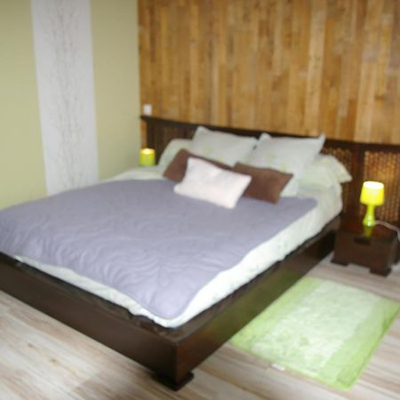 Gite Au Chalet Laferté-sur-Aube Habitación foto