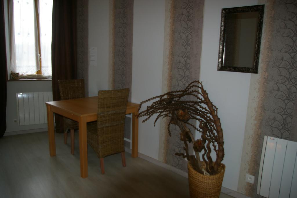 Gite Au Chalet Laferté-sur-Aube Habitación foto
