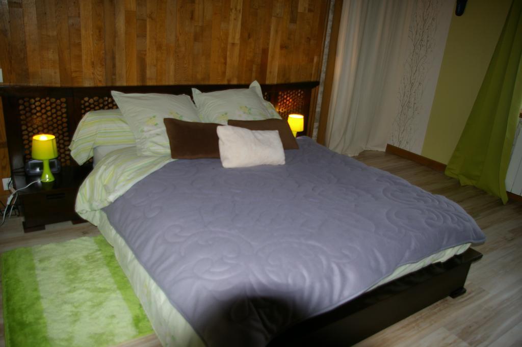 Gite Au Chalet Laferté-sur-Aube Habitación foto