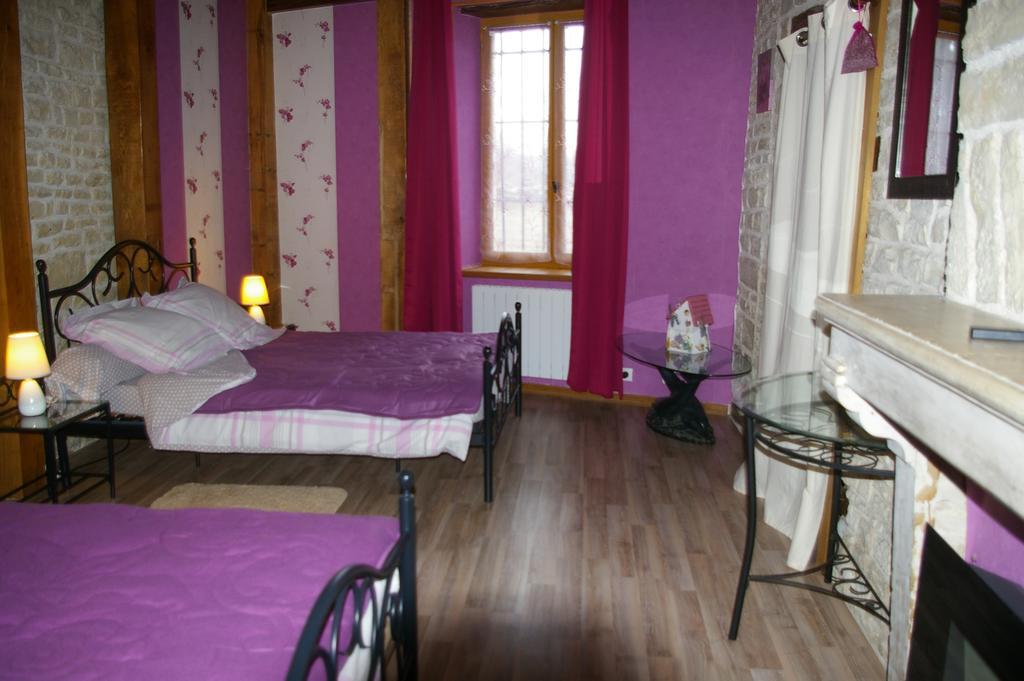 Gite Au Chalet Laferté-sur-Aube Habitación foto