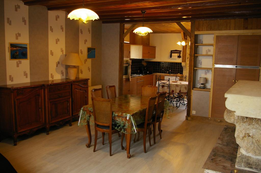Gite Au Chalet Laferté-sur-Aube Habitación foto
