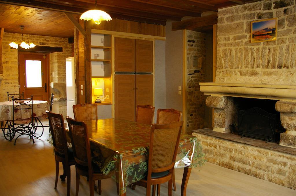 Gite Au Chalet Laferté-sur-Aube Habitación foto