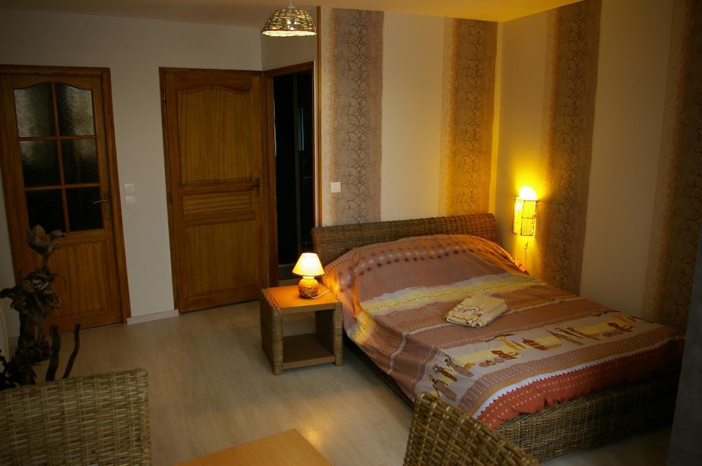 Gite Au Chalet Laferté-sur-Aube Habitación foto
